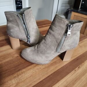Stylish Tan Ankle Boots for Women.